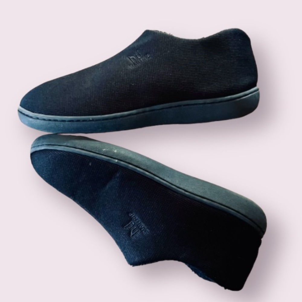 MAIITRIP Men's Cozy Memory Foam House Slippers. Non Slip in Black